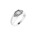 https://meteor.stullercloud.com/das/101145137?obj=stones/diamonds/g_Center&obj=metals&obj=metals&obj.recipe=white&wid=1200&hei=1200