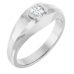 https://meteor.stullercloud.com/das/103511159?obj=stones/diamonds/g_Center&obj=metals&obj=metals&obj.recipe=white&wid=1200&hei=1200