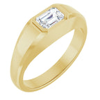 https://meteor.stullercloud.com/das/103512175?obj=stones/diamonds/g_Center&obj=metals&obj=metals&obj.recipe=yellow&wid=1200&hei=1200