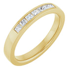 https://meteor.stullercloud.com/das/105618716?obj=stones/diamonds/g_Center&obj=metals&obj=metals&obj.recipe=yellow&wid=1200&hei=1200