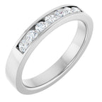 https://meteor.stullercloud.com/das/105620170?obj=stones/diamonds/g_Center&obj=metals&obj=metals&obj.recipe=white&wid=1200&hei=1200