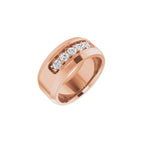 https://meteor.stullercloud.com/das/105769012?obj=stones/diamonds/g_Center&obj=metals&obj=metals&obj.recipe=rose&wid=1200&hei=1200