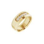 https://meteor.stullercloud.com/das/105769738?obj=stones/diamonds/g_Center&obj=metals&obj=metals&obj.recipe=yellow&wid=1200&hei=1200