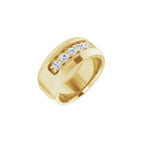 https://meteor.stullercloud.com/das/105770106?obj=stones/diamonds/g_Center&obj=metals&obj=metals&obj.recipe=yellow&wid=1200&hei=1200