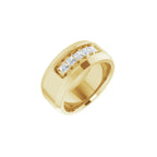 https://meteor.stullercloud.com/das/105818296?obj=stones/diamonds/g_Center&obj=metals&obj=metals&obj.recipe=yellow&wid=1200&hei=1200