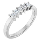 https://meteor.stullercloud.com/das/110397352?obj=stones/diamonds/g_Stone 1&obj=stones/diamonds/g_Stone 2&obj=stones/diamonds/g_Stone 3&obj=stones/diamonds/g_Stone 4&obj=stones/diamonds/g_Stone 5&obj=metals&obj=metals&obj.recipe=white&wid=1200&hei=1200