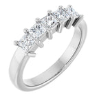 https://meteor.stullercloud.com/das/110400589?obj=stones/diamonds/g_Stone 1&obj=stones/diamonds/g_Stone 2&obj=stones/diamonds/g_Stone 3&obj=stones/diamonds/g_Stone 4&obj=stones/diamonds/g_Stone 5&obj=metals&obj=metals&obj.recipe=white&wid=1200&hei=1200