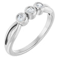 https://meteor.stullercloud.com/das/111180630?obj=stones/diamonds/g_Center 1&obj=stones/diamonds/g_Center 2&obj=stones/diamonds/g_Center 3&obj=metals&obj=metals&obj.recipe=white&wid=1200&hei=1200