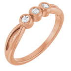 https://meteor.stullercloud.com/das/111181159?obj=stones/diamonds/g_Center 1&obj=stones/diamonds/g_Center 2&obj=stones/diamonds/g_Center 3&obj=metals&obj=metals&obj.recipe=rose&wid=1200&hei=1200