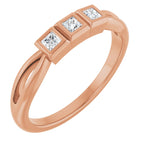 https://meteor.stullercloud.com/das/111181976?obj=stones/diamonds/g_Center 1&obj=stones/diamonds/g_Center 2&obj=stones/diamonds/g_Center 3&obj=metals&obj=metals&obj.recipe=rose&wid=1200&hei=1200