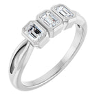 https://meteor.stullercloud.com/das/111183304?obj=stones/diamonds/g_Center 1&obj=stones/diamonds/g_Center 2&obj=stones/diamonds/g_Center 3&obj=metals&obj=metals&obj.recipe=white&wid=1200&hei=1200