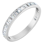 https://meteor.stullercloud.com/das/114373528?obj=stones/diamonds/g_Center&obj=metals&obj=metals&obj.recipe=white&wid=1200&hei=1200
