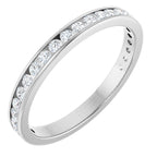 https://meteor.stullercloud.com/das/114425647?obj=stones/diamonds/g_Center&obj=metals&obj=metals&obj.recipe=white&wid=1200&hei=1200