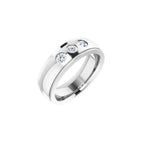 https://meteor.stullercloud.com/das/119090116?obj=stones/diamonds/g_Center 1&obj=stones/diamonds/g_Center 2&obj=stones/diamonds/g_Center 3&obj=metals&obj=metals&obj.recipe=white&wid=1200&hei=1200