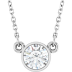 https://meteor.stullercloud.com/das/125285991?obj=stones/diamonds/g_Center&obj=metals&obj=metals&obj.recipe=white&wid=1200&hei=1200