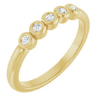 https://meteor.stullercloud.com/das/127893544?obj=stones/diamonds/g_Center 1&obj=stones/diamonds/g_Center 2&obj=stones/diamonds/g_Center 3&obj=stones/diamonds/g_Center 4&obj=stones/diamonds/g_Center 5&obj=metals&obj=metals&obj.recipe=yellow&wid=1200&hei=1200