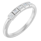 https://meteor.stullercloud.com/das/127896633?obj=stones/diamonds/g_Center 1&obj=stones/diamonds/g_Center 2&obj=stones/diamonds/g_Center 3&obj=stones/diamonds/g_Center 4&obj=stones/diamonds/g_Center 5&obj=metals&obj=metals&obj.recipe=white&wid=1200&hei=1200