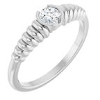 https://meteor.stullercloud.com/das/133667971?obj=stones/diamonds/g_Center&obj=metals&obj=metals&obj.recipe=white&wid=1200&hei=1200