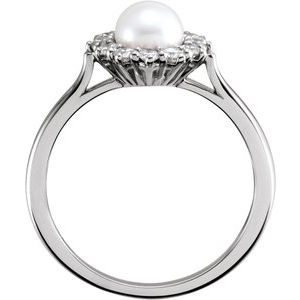 Halo-Style Pearl Ring