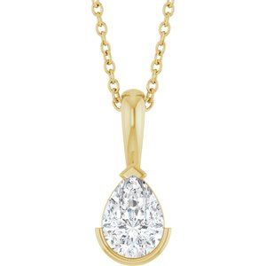 https://meteor.stullercloud.com/das/144605542?obj=stones/diamonds/g_Center&obj=metals&obj=metals&obj.recipe=yellow&$standard$