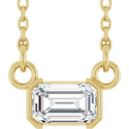 https://meteor.stullercloud.com/das/147320117?obj=stones/diamonds/g_Center&obj=metals&obj=metals&obj.recipe=yellow&wid=1200&hei=1200