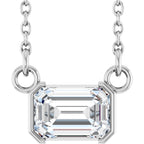 https://meteor.stullercloud.com/das/147320123?obj=stones/diamonds/g_Center&obj=metals&obj=metals&obj.recipe=white&wid=1200&hei=1200