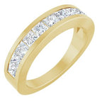 https://meteor.stullercloud.com/das/152171817?obj=stones/diamonds/g_Accent&obj=metals&obj=metals&obj.recipe=yellow&$standard$