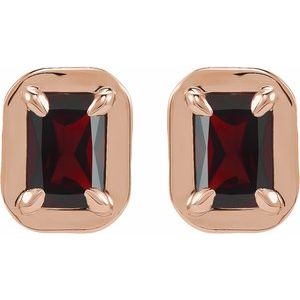 Round 4-Prong Claw Bezel-Style Stud Earrings