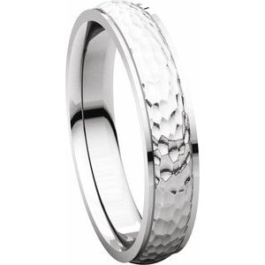 Stepped-Edge Comfort-Fit Half Round Band with Hammer Finish