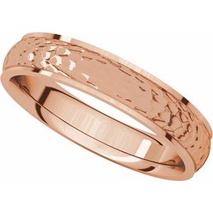 Stepped-Edge Comfort-Fit Half Round Band with Hammer Finish