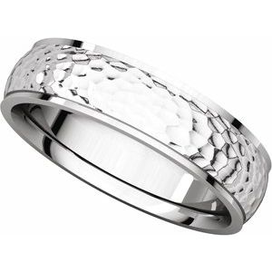 Stepped-Edge Comfort-Fit Half Round Band with Hammer Finish