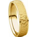 Stepped-Edge Comfort-Fit Half Round Band with Hammer Finish