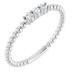 https://meteor.stullercloud.com/das/72993147?obj=metals&obj=stones/diamonds/g_accent&obj=metals&obj.recipe=white&$standard$
