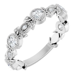 https://meteor.stullercloud.com/das/73046972?obj=metals&obj=stones/diamonds/g_center&obj=stones/diamonds/g_accent&obj=metals&obj.recipe=white&$standard$