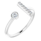https://meteor.stullercloud.com/das/73050423?obj=stones/diamonds/g_accent1&obj=stones/diamonds/g_accent&obj=metals&obj=metals&obj.recipe=white&$standard$