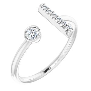 https://meteor.stullercloud.com/das/73050423?obj=stones/diamonds/g_accent1&obj=stones/diamonds/g_accent&obj=metals&obj=metals&obj.recipe=white&$standard$