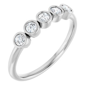 https://meteor.stullercloud.com/das/73067990?obj=metals&obj=stones/diamonds/g_accent&obj=metals&obj.recipe=white&$standard$