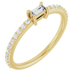 https://meteor.stullercloud.com/das/73068259?obj=metals&obj=stones/diamonds/g_accent&obj=stones/diamonds/g_center&obj=metals&obj.recipe=yellow&$standard$