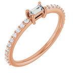 https://meteor.stullercloud.com/das/73068259?obj=metals&obj=stones/diamonds/g_accent&obj=stones/diamonds/g_center&obj=metals&obj.recipe=rose&$standard$