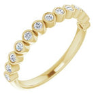 https://meteor.stullercloud.com/das/73068381?obj=metals&obj=stones/diamonds/g_accent&obj=metals&obj.recipe=yellow&$standard$