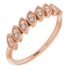 https://meteor.stullercloud.com/das/73068799?obj=metals&obj=stones/diamonds/g_accent&obj=metals&obj.recipe=rose&$standard$