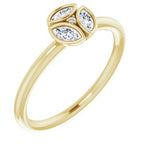 https://meteor.stullercloud.com/das/73068955?obj=metals&obj=stones/diamonds/g_side&obj=stones/diamonds/g_accent&obj=metals&obj.recipe=yellow&$standard$