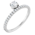 https://meteor.stullercloud.com/das/73082987?obj=metals&obj=stones/diamonds/g_center&obj=stones/diamonds/g_accent&obj=metals&obj.recipe=white&$standard$