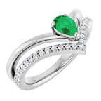 https://meteor.stullercloud.com/das/73101138?obj=stones/diamonds/g_accent&obj=metals&obj=stones/faceted/g_center&obj.colorRef=83&obj.curves=0,30.140,92.255,255&obj.curves.r=150,0.255,255&obj.curves.g=0,80.60,165.255,255&obj.curves.b=20,0.75,100.255,255&obj=metals&obj.recipe=white&$standard$