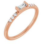 https://meteor.stullercloud.com/das/73128142?obj=metals&obj=stones/diamonds/g_center&obj=stones/diamonds/g_accent&obj=metals&obj.recipe=rose&$standard$