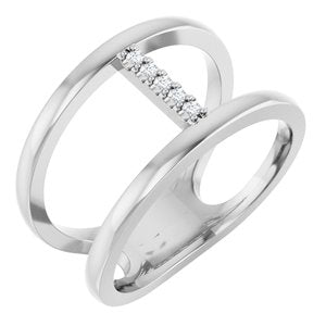 https://meteor.stullercloud.com/das/73128304?obj=metals&obj=stones/diamonds/g_accent&obj=metals&obj.recipe=white&$standard$