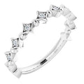 https://meteor.stullercloud.com/das/73153853?obj=metals&obj=stones/diamonds/g_accent&obj=metals&obj.recipe=white&$standard$
