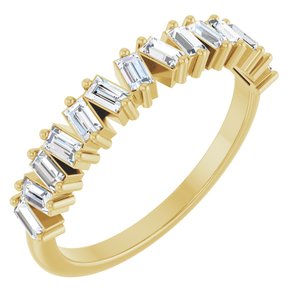 https://meteor.stullercloud.com/das/73158248?obj=stones/diamonds/g_Accent&obj=metals&obj=metals&obj.recipe=yellow&$standard$