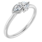 https://meteor.stullercloud.com/das/73178072?obj=metals&obj=stones/diamonds/g_center&obj=stones/diamonds/g_accent&obj=metals&obj.recipe=white&$standard$