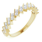 https://meteor.stullercloud.com/das/73201153?obj=metals&obj=stones/diamonds/g_accent&obj=metals&obj.recipe=yellow&$standard$